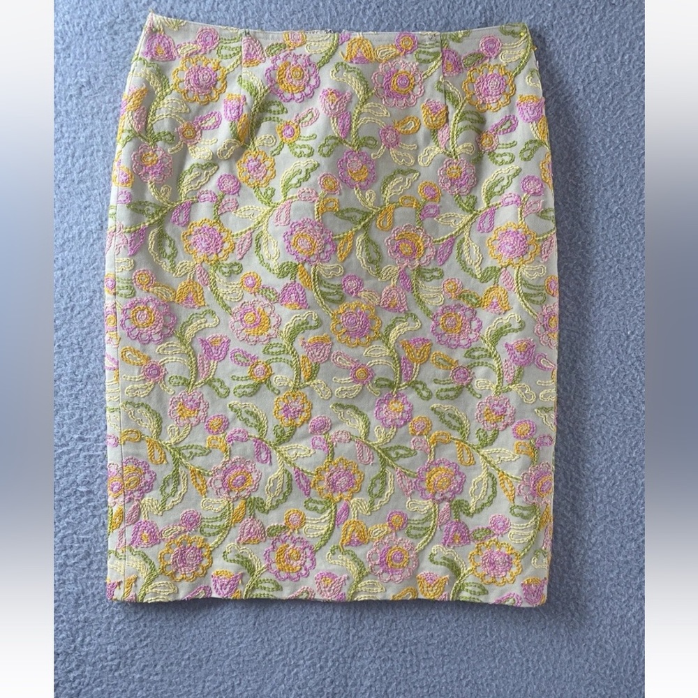 EUCCynthia Steffe embroidered pencil skirt floral pattern beautiful stitching